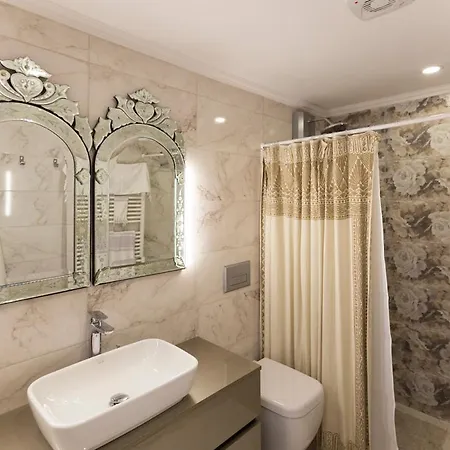 Yenikoy Sleeps 12 Pool Air Con Wifi Villa