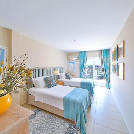 Yenikoy Sleeps 12 Pool Air Con Wifi Villa