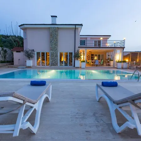 Yenikoy Sleeps 12 Pool Air Con Wifi Villa Yenikoy (Kas)